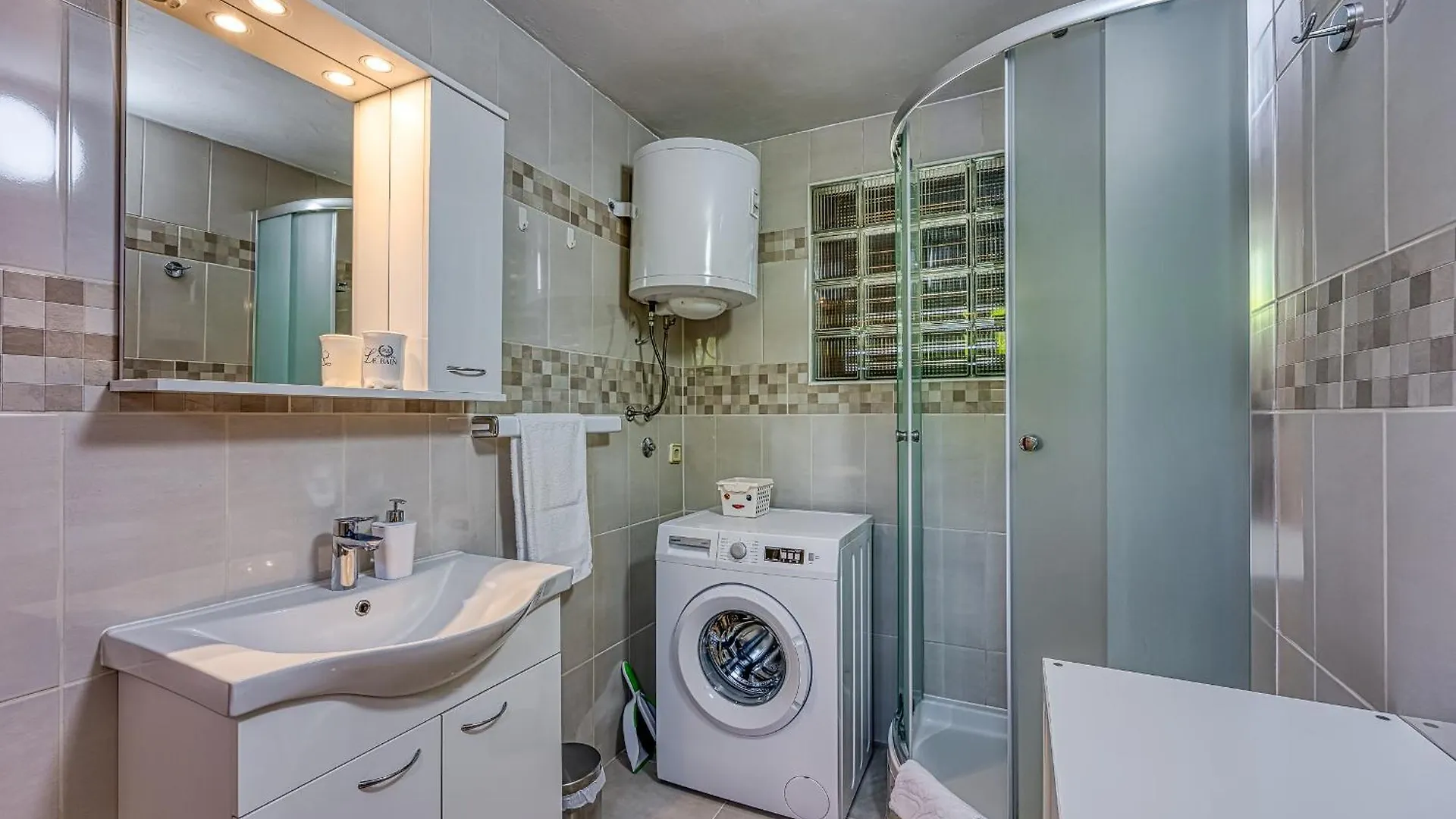 Casa Luka Vareski Krnica 0*,