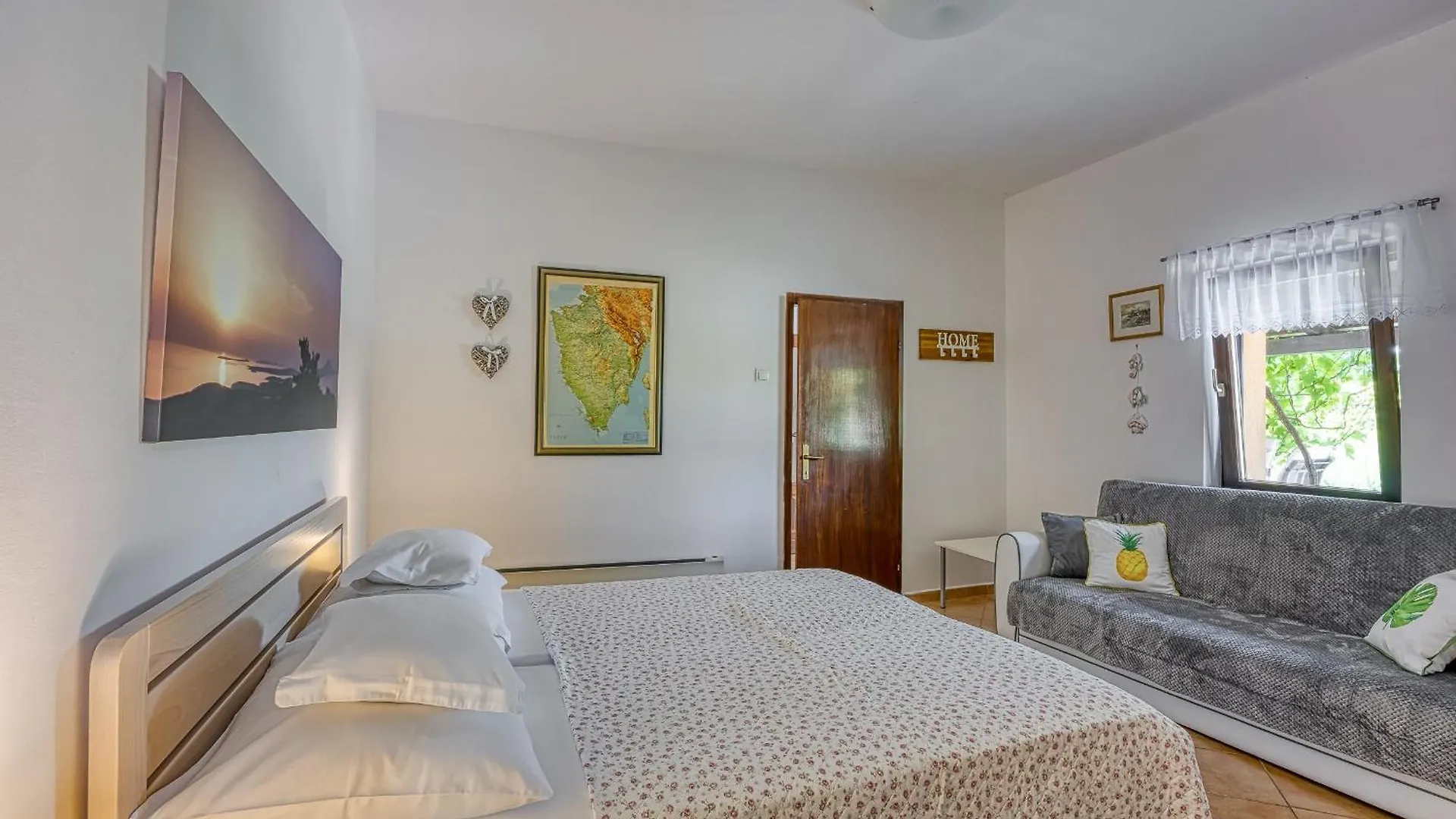 Casa Luka Vareski Krnica Holiday home